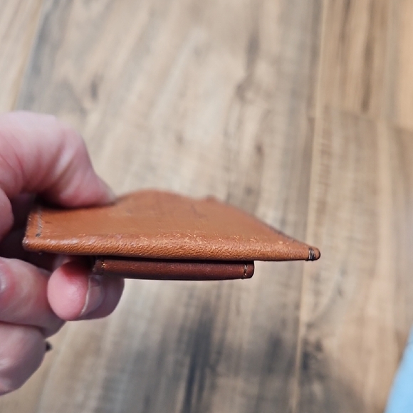 Disney Brown Leather Men's Mickey Mouse Golf Card Holder And Money Clip - Picture 6 of 10